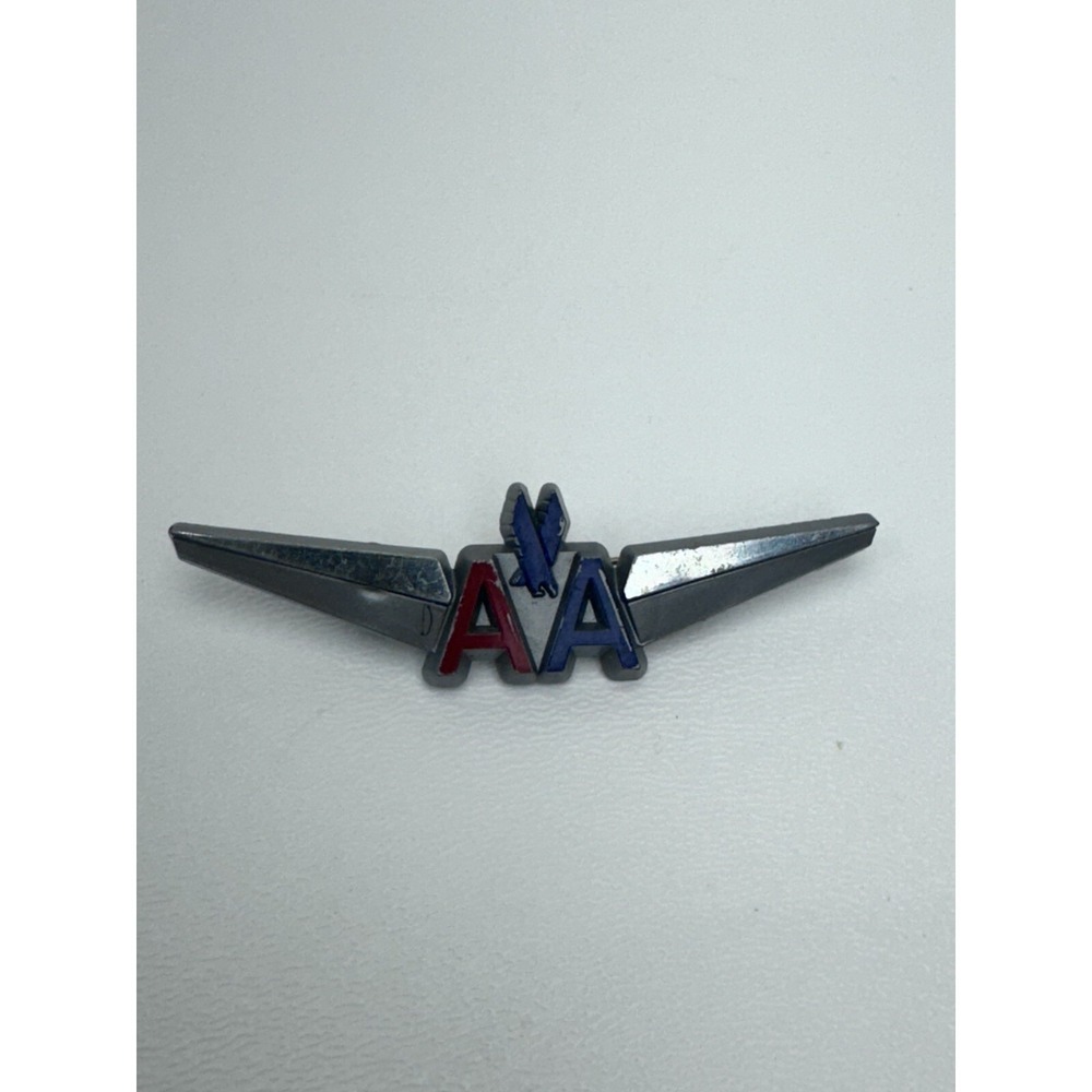 AA American Airlines Vintage Pin Plastic Flight Wings